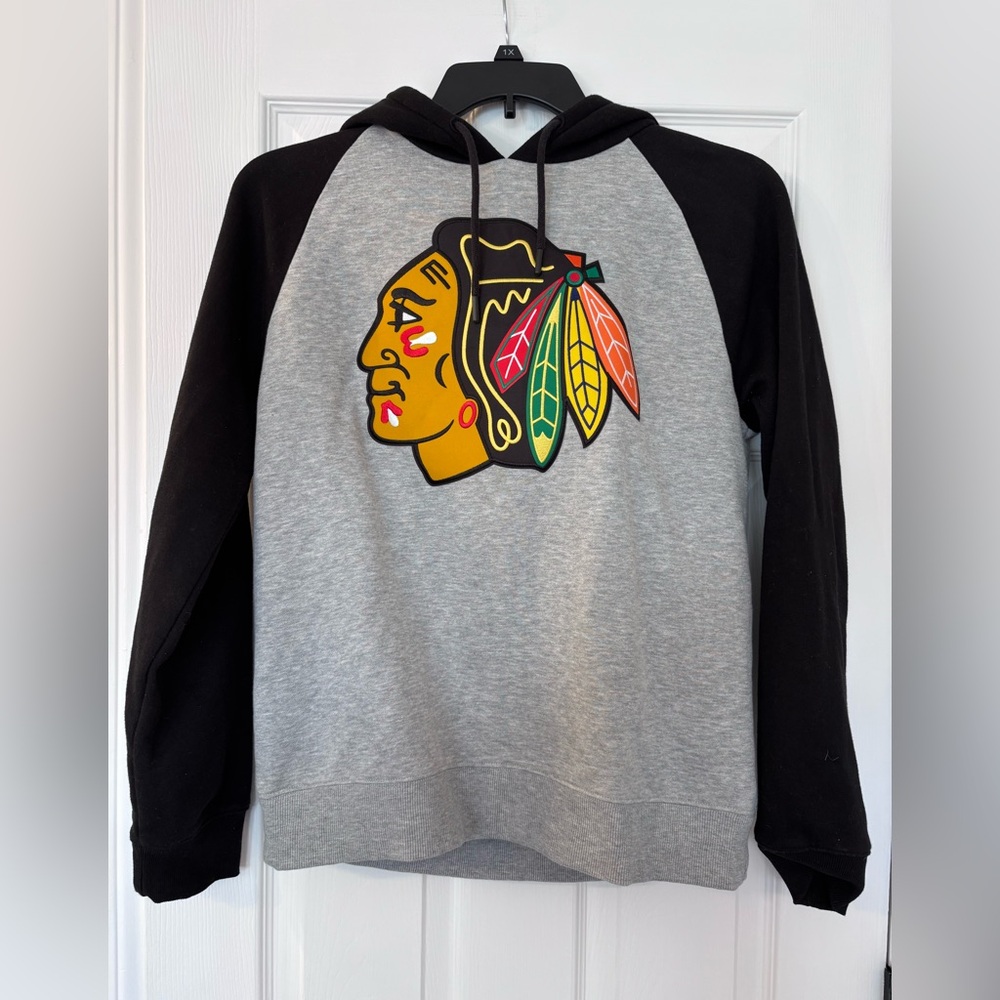Antigua Chicago Blackhawks Gray and Black Hoodie with Logo